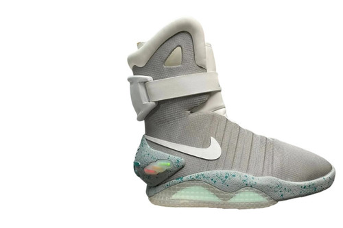 585Nike Back to the Future 副本.jpg
