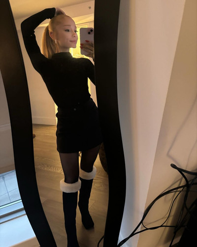 ariana grande 12 21 2023 2.jpg