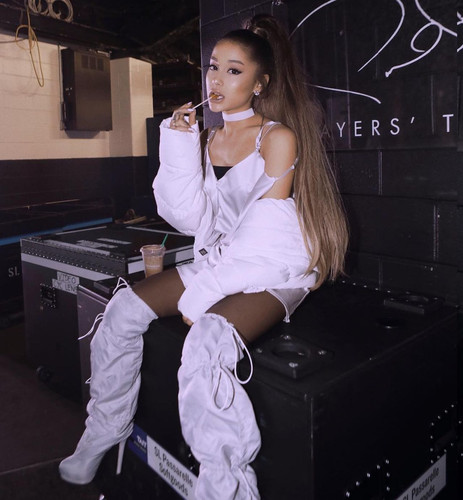 ariana grande personal pics 03 29 2019 23.jpg