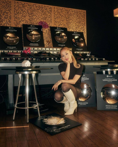 ariana grande photo shoot for spotify january 2024 1.jpg