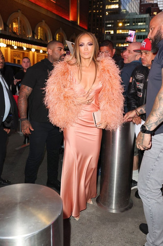 740full jennifer lopez2365.jpg