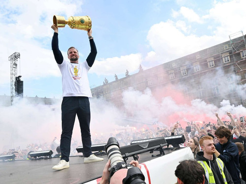 HE9 od2WwAARCxy?format=jpg.jpg