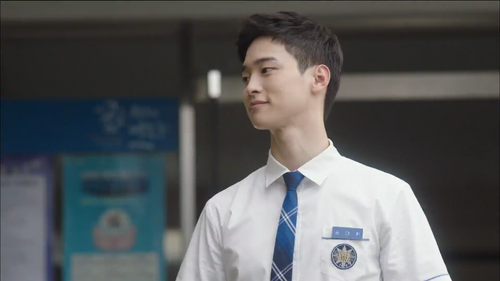 710821156 school 2017 s01e01 2017 1080p viu web dl h264 aac adweb 00 06 02 0004.png