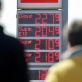 Conducerea de cravat: o tradiție care trece în istorie