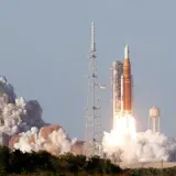 Racheta Artemis II de la NASA decorată pentru o misiune istorică pe Luna