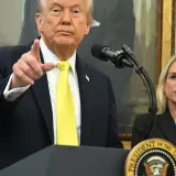 După demiterea șefei securității interne, Trump ia în calcul să dea afară o altă persoană cheie din administrația sa