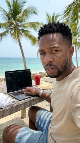 04 beach club table.jpg