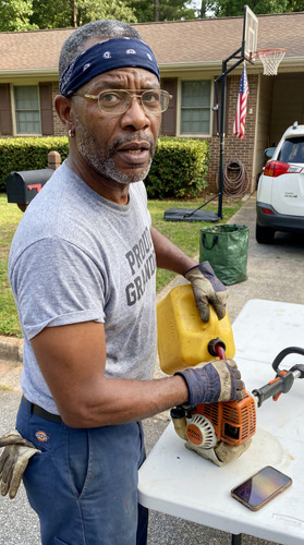 m3 m28 black weed eater refuel lawn ref.jpg