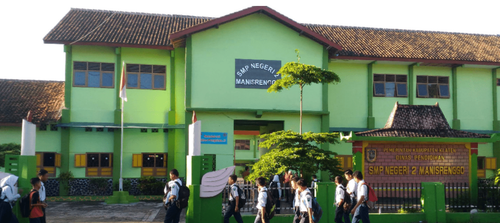 foto sekolah.png