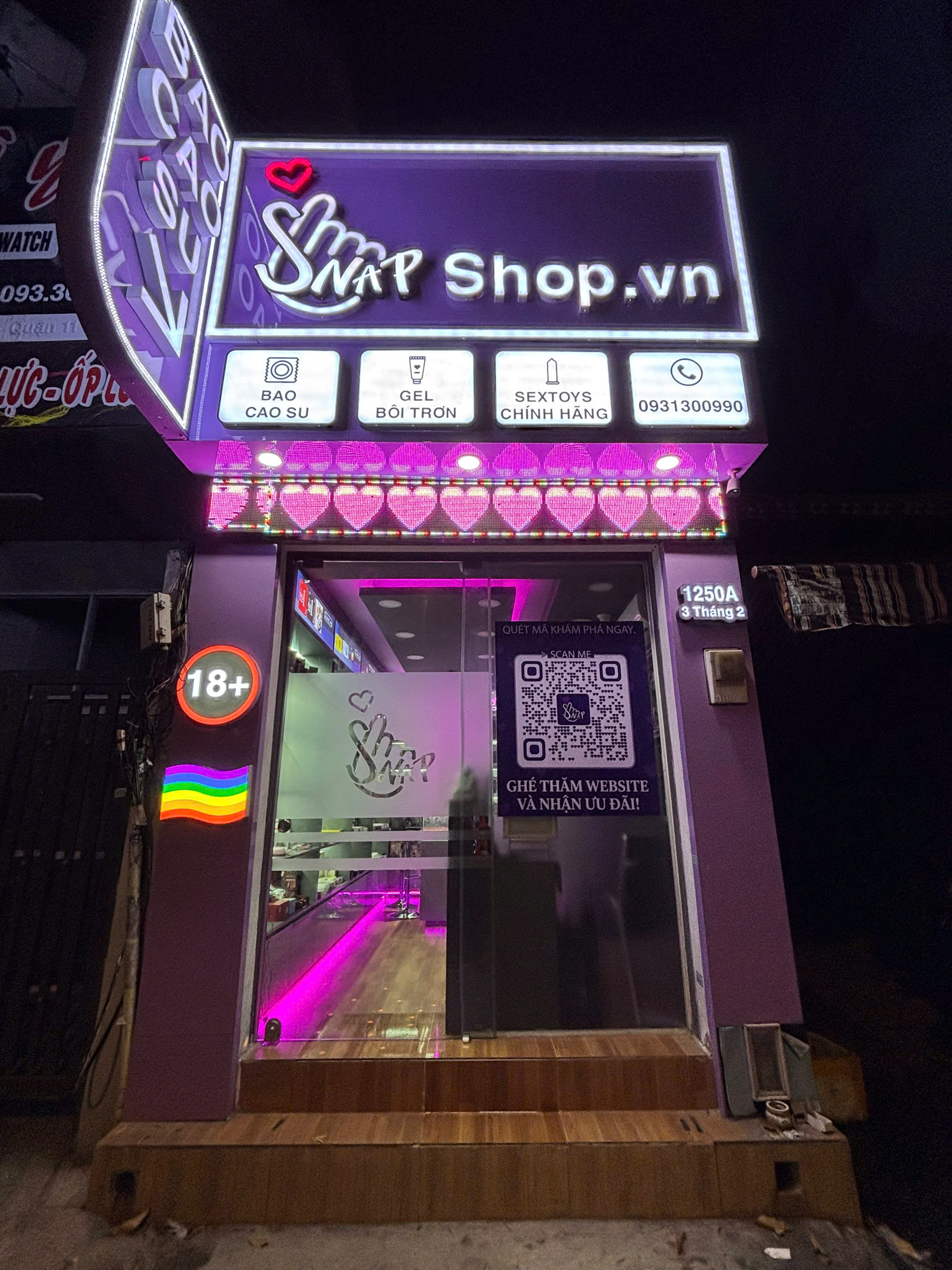 Không gian cửa hàng Snapshop Quận 11