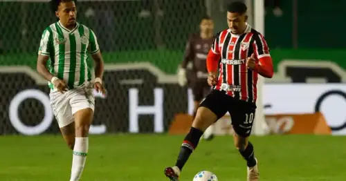 Desfalque importante: Atacante sofre lesão na coxa e fica fora dos próximos jogos