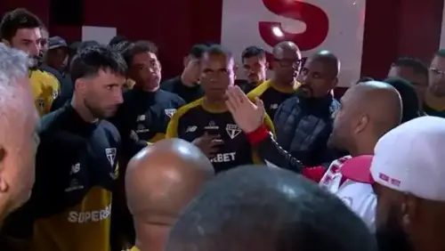 Calleri assume responsabilidade por derrotas após cobrança da torcida no CT
