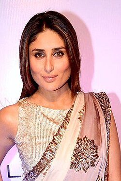 Kareena at LFW16.jpg