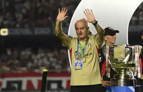 Dorival Junior se reencontra com Campeões da Copa do Brasil de 2023 em retorno ao São Paulo!