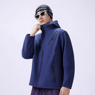 参考侧身站立拉领口.jpg