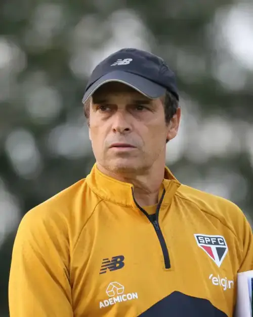 São Paulo enfrenta Fluminense com retorno de Lucas Ramon, mas sente desfalques importantes