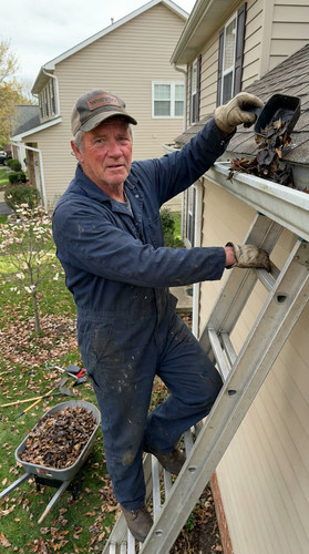 m07 earl gutter ladder.jpg