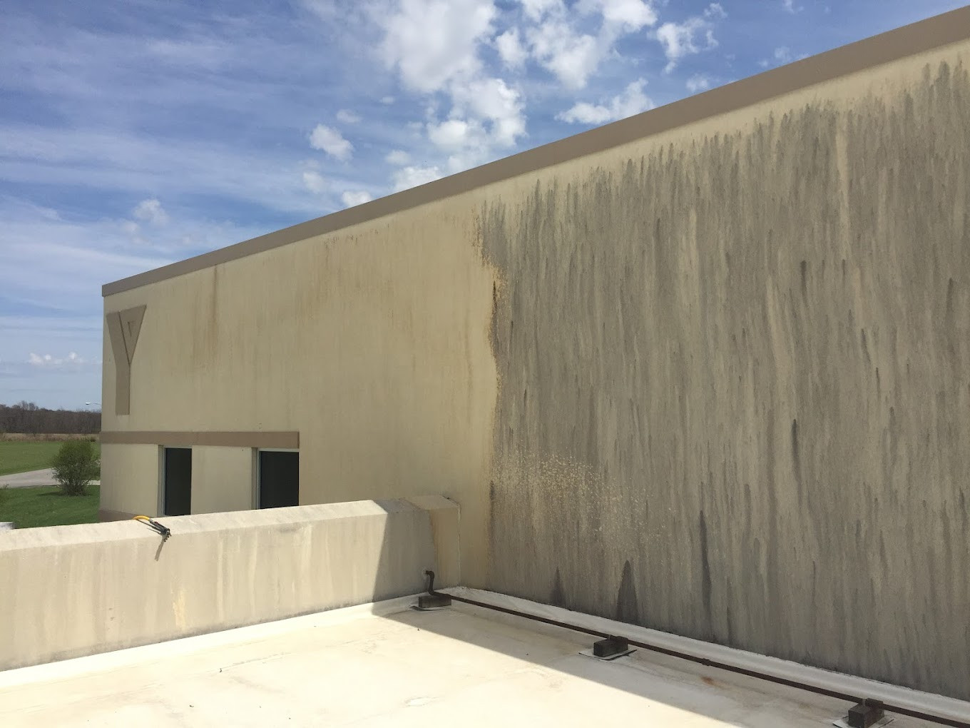 Pressure washing results on a property in Clarkesville GA