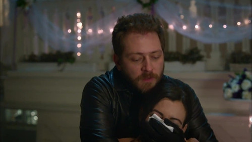 Intikam Ep 43 Arzu Gamze Kilinc chl 2.jpg