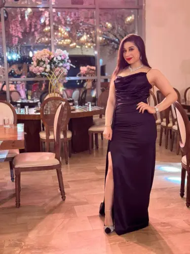 نودز مصرية بمفعول حبة فياجرا جسمها كيرفي علي الاخر تتصور لحبيبها وتوريلو بزازها وتدعك بكسها 53 768x1.webp