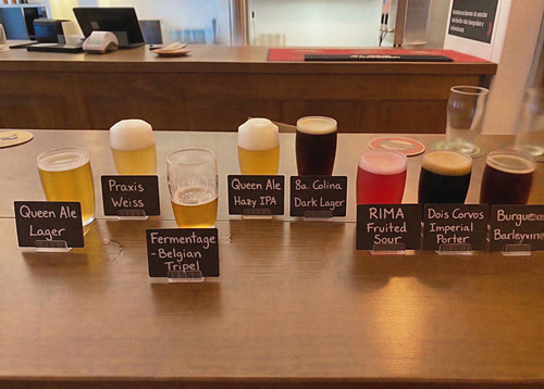 Beer tasting flight de 5 cervejas artesanais na Queen Ale Lisboa