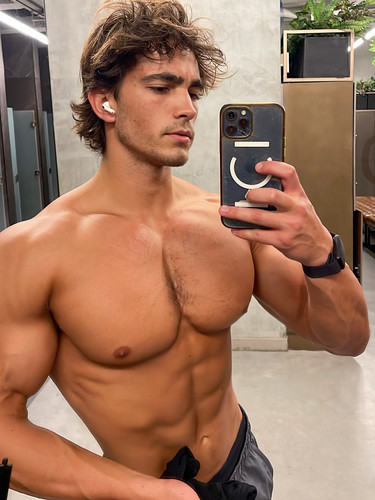 kylekuznik 1749563011 3651921684720360405 1204510304.jpg