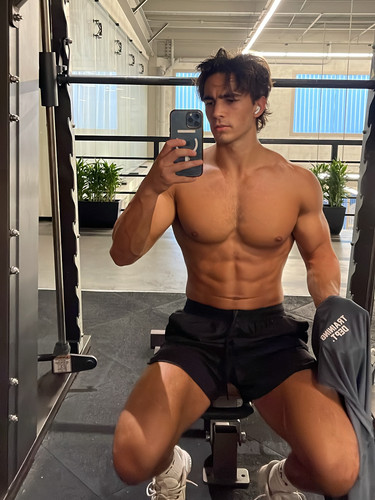 kylekuznik 1749563011 3651921684745578666 1204510304.jpg