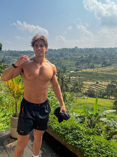 kylekuznik 1750605105 3660663407357379300 1204510304.jpg