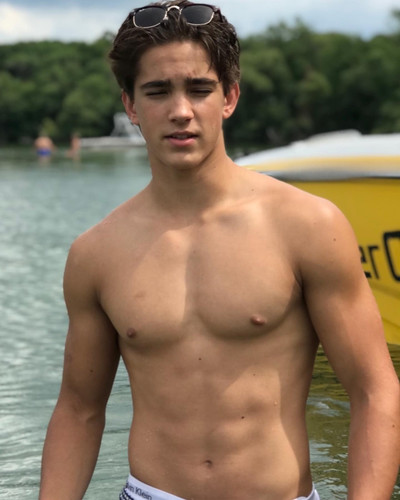 kylekuznik 1675700554 3032318487489177003 1204510304.jpg