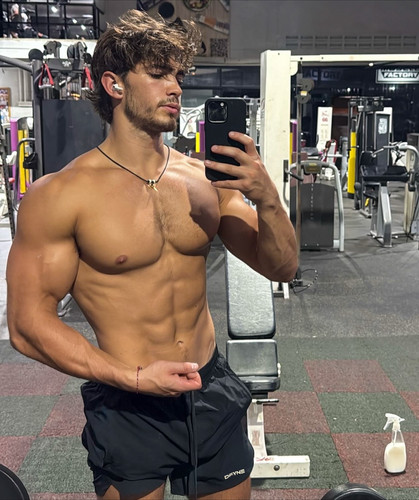 kylekuznik 1762197401 3757906635500259299 1204510304.jpg