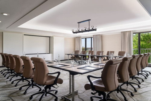 rz dalil cenizo meeting room 40259 Classic Hor (1).jpg