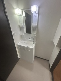 9761d551b452.jpg