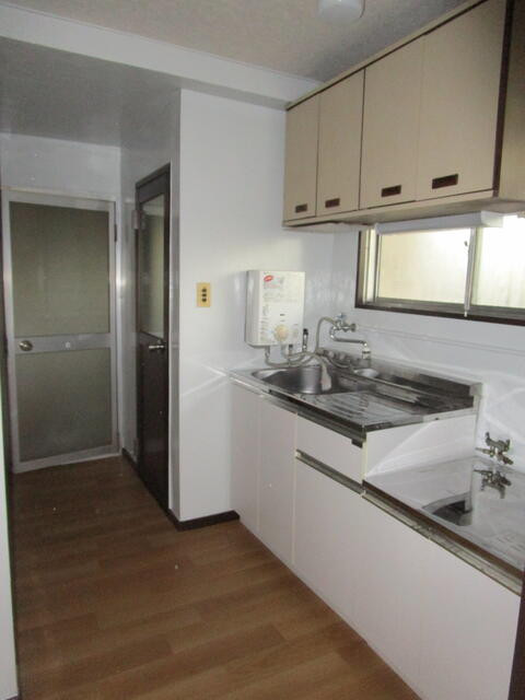 973b17f93443.jpg