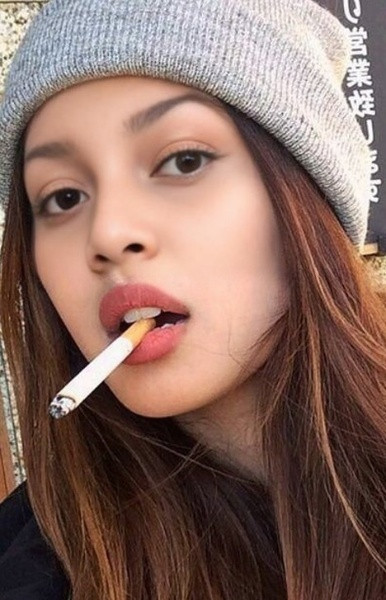 iza btg bibir.jpg