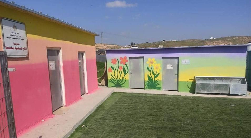مستوطنون يهدمون مدرسة المالح في الأغوار الشمالية والمساكن المحيطة بها..

- مدير التربية والتعليم في طوباس: "حوالي 70 طالبًا وطالبة كانوا يتلقون تعليمه...