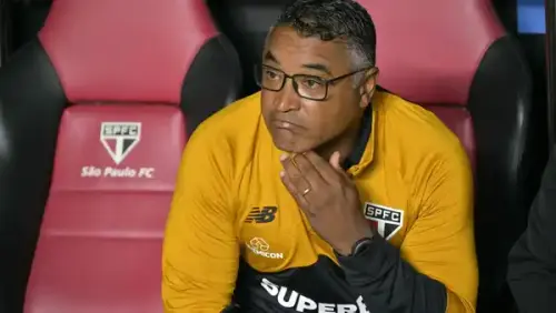 Roger Machado expressa tristeza após críticas da torcida