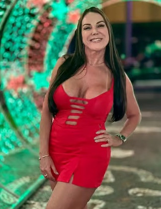 Ivy Mena.jpg