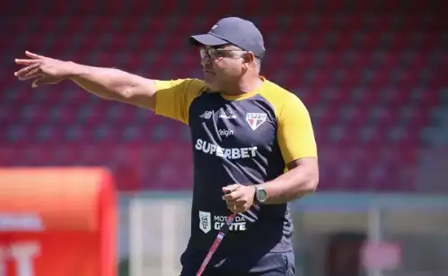 Com desfalques no meio e retornos na zaga, São Paulo encerra preparação para a Copa do Brasil