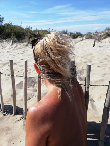 Lisa sur la plage du Cap d'Agde 02.jpg