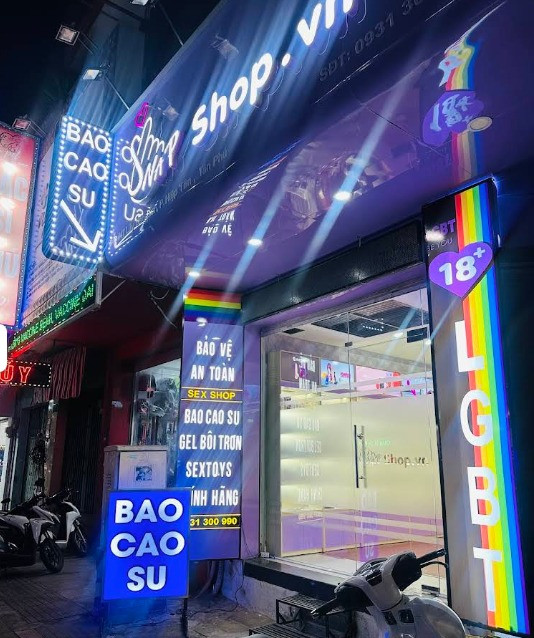 Snapshop Quận 11 ban đêm