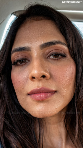 malavika 53456738902105.jpg