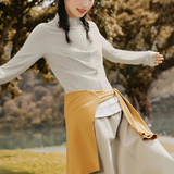 参考侧身双臂张开.png
