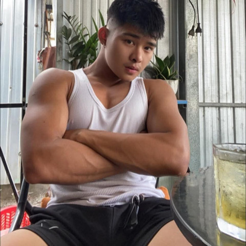 G0 RAgraoAA2qph.jpg