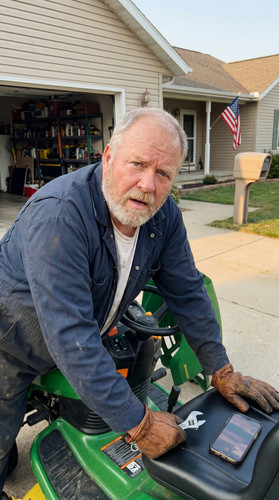 masc m05 white lawnmower up.jpg