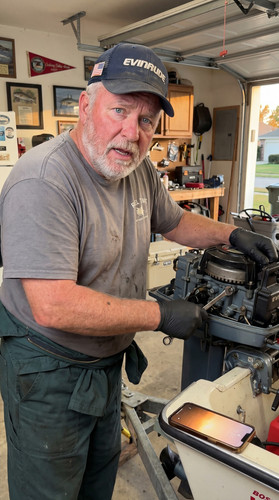 masc m18 white outboard motor up.jpg