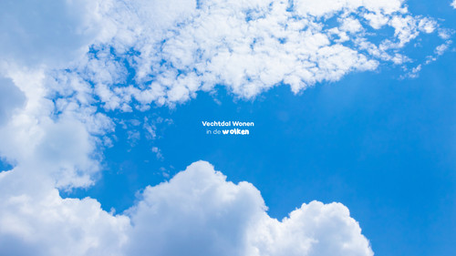 Bureaubladachtergrond Vechtdal Wonen in de wolken.jpg
