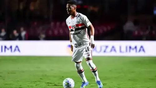 Craque do Tricolor assume papel de garçom e comanda arrancada do São Paulo no G-4