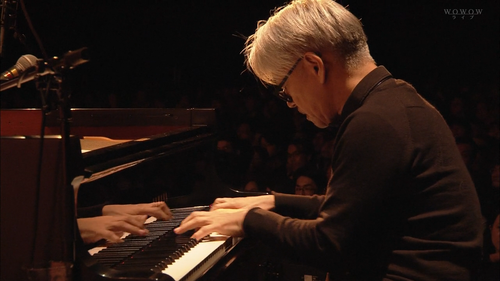 Haruomi Hosono x Ryuichi Sakamoto at EX THEATER ROPPONGI 2013.12.21.720p.x264.1:13:56.optimized=defa.png