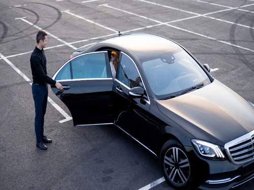 Airport Chauffeur Services UK | Luxury Airport Transfer UK.jpg