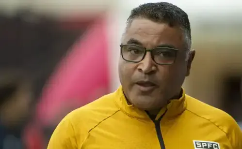 Roger Machado analisa a partida após o empate no Chile